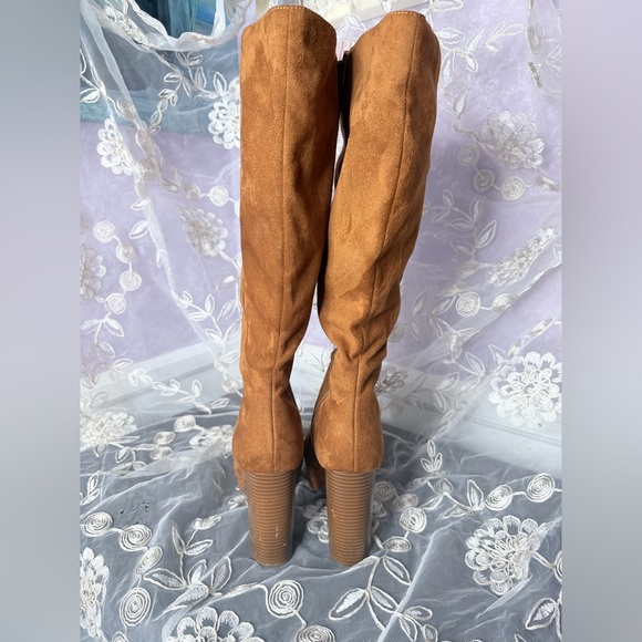 Elegant Wide Calf Tan Suede Platform Heeled Boots - Picture 4 of 15